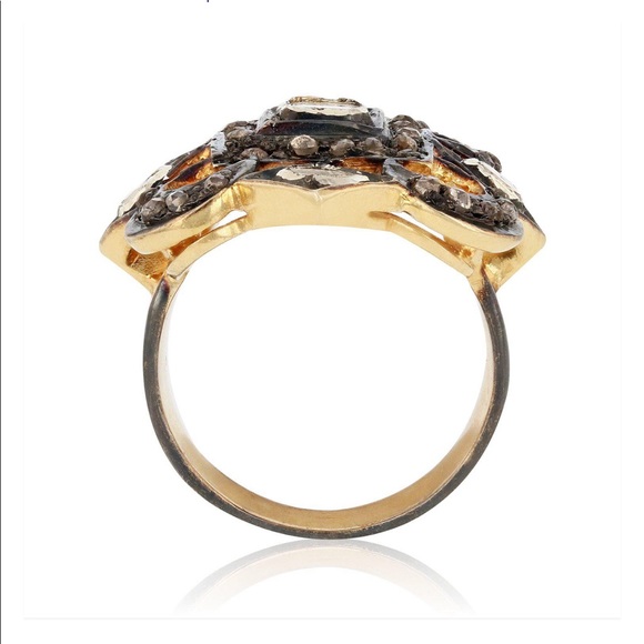 🍁Make Offer🍁.69ctw Silver and Gold Diamond Ring. No gold. - Picture 3 of 5